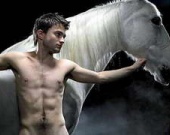 Рэдклифф встречается с девушкой старше себя