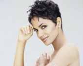 Холли Берри отказывается от мужчин