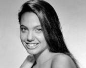 Скандальные подробности из жизни Анджелины Джоли Скандальные подробности из жизни Анджелины Джоли