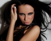 Эмилия Вишневская продает свое лицо