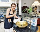 Мельникова расселила 24 соседа