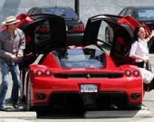 На каких машинах ездят звезды Голливуда