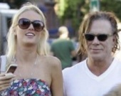 У Микки Рурка новая любовь