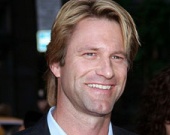 Двуликий из "Темного рыцаря" против инопланетян