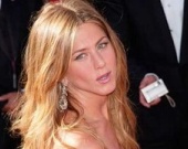 Энистон счастлива в одиночестве