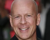 Как Брюс Уиллис борется с папарацци