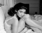 Юная Кэтрин Зета-Джонс в шикарном белье