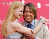 Николь поддерживает мужа