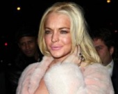 Линдсей Лохан продолжает носить мех