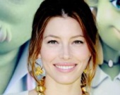 Джессика Бил не готова к детям