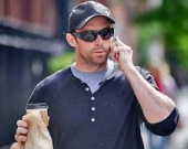 Хью Джекман усыновит ребенка