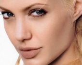 Брэд Питт вынужден сражаться с женщиной, в которую влюблен