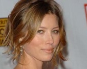 Поза наездницы Джессики Биель