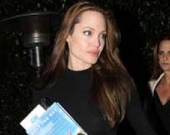 Брэд Питт и Анжелина Джоли против угнетения женщин