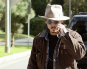 Папарацци разозлили Джонни Деппа (ФОТОРЕПОРТАЖ)