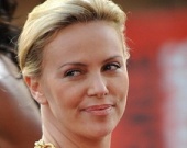 Шарлиз Терон будут судить