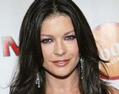 Ужасный макияж испортил Кэтрин Зету – Джонс!