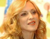 Мадонна красит овец в разный цвет