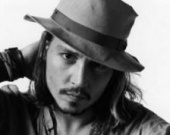 Джонни Депп медитирует среди вампиров