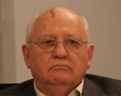 Михаил Горбачев вручил "Нику"