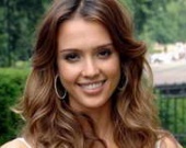 Джессика Альба потянулась к Бродвею