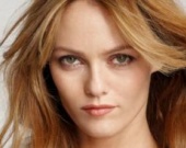 Ванесса Паради снялась топлесс