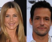 Джош Хопкинс опровергает слухи о романе с Энистон