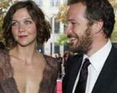 Мэгги Джилленхол и Питер Сарсгорд: шведская семья