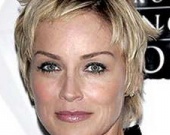 Стоун выставила на продажу ужин с собой