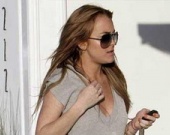 Полураздетая Линдси Лохан вышла на улицу