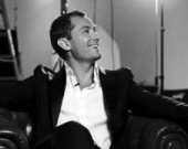 Джуд Лоу требует анализа ДНК