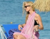 Пляжный сезон Джоэли Ричардсон