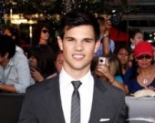 Тэйлор Лотнер до сих пор живет с родителями