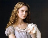 "Алиса в стране чудес" заработает более миллиарда долларов