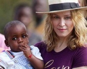 У Мадонны могут отобрать сына