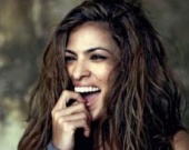 Почти естественная Ева Мендес