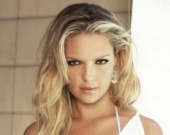 Аппетитные формы Кэтрин Хейгл