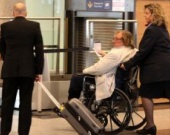 Жерар Депардье ездит в инвалидном кресле