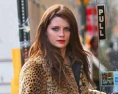 Миша Бартон на съемках сериала "Закон и порядок"