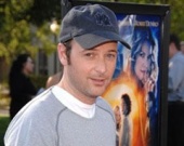 Мэттью Вон пишет сценарий про не-супергероя