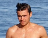 Зак Эфрон на Гавайях