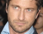 Джерард Батлер избил человека