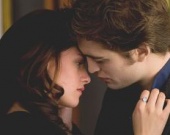 Паттинсон и Стюарт наградили за лучший поцелуй