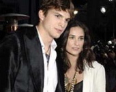 Деми Мур сменила фамилию