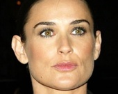 Деми Мур пытается сблизится с дочерью Деми Мур пытается сблизится с дочерью