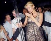 Пэрис Хилтон чуть не изнасиловала друга на публике