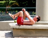 Мэттью Макконахи "работает" над своим телом