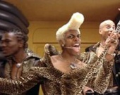 Крис Такер не платит алименты