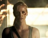 Шарлиз Терон пошла по стопам Умы Турман