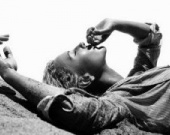 Кейт Бланшетт в мокрой рубахе